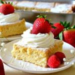 Old-Fashioned Whipped Cream Cake