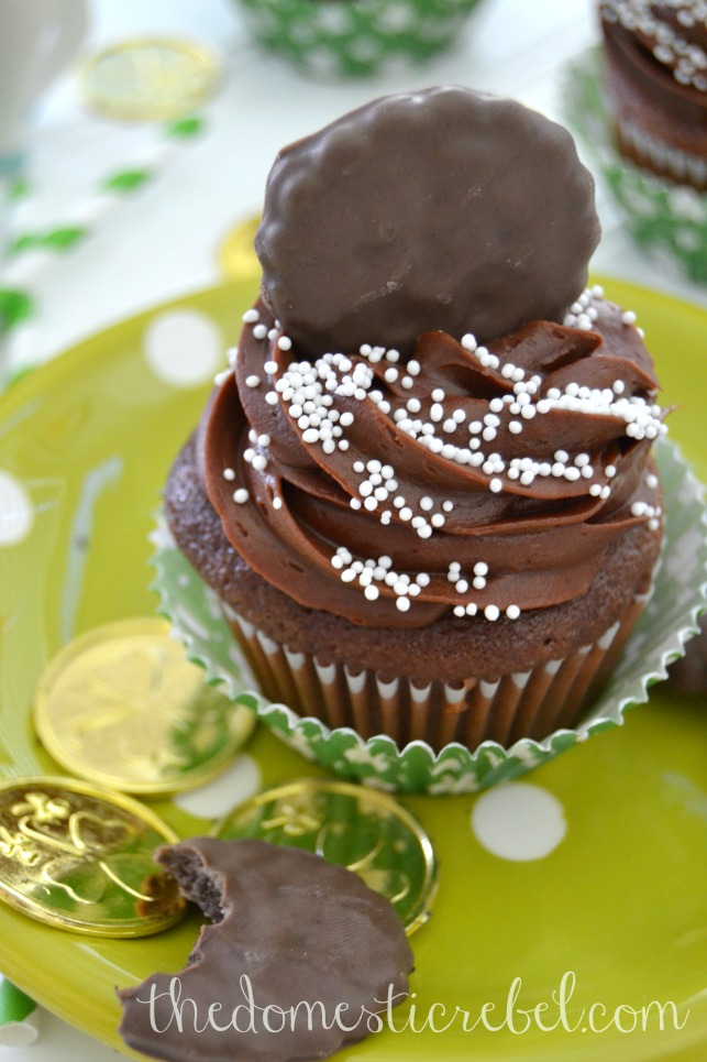 andes thin mint cupcake on green plate with candy coins and a cookie
