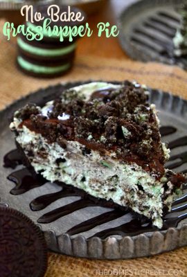 This No Bake Grasshopper Pie is SO easy, SO creamy and SO fluffy! Packed with bright mint flavor, Oreo pieces and a chocolate ganache topping that's to die for!