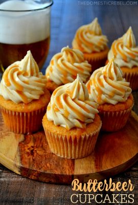The BEST Butterbeer Cupcakes - tender, moist butterscotch vanilla creme cupcakes topped with a brown sugar & butterscotch buttercream and caramel drizzle. For Harry Potter fans... and cupcake lovers!