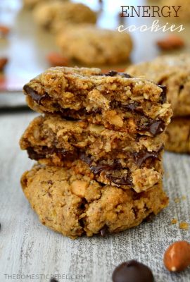 These Energy Cookies are fabulous! Chock full of peanut butter, oats, almonds, dark chocolate and flax seed, they're packed with antioxidants, protein and fiber... and they taste amazing!
