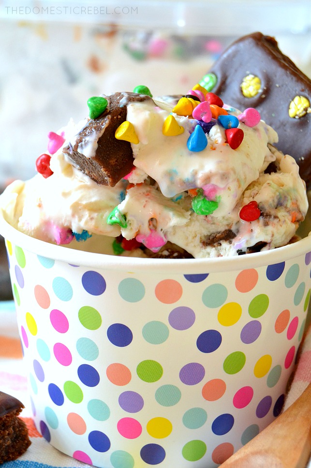 CLOSE UP OF COSMIC BROWNIE ICE CREAM IN MULTI-COLOR POLKA DOT BOWL