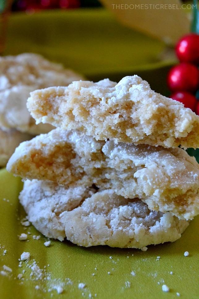 Eggnog Crinkle Cookies: a fun take on a classic holiday cookie, these taste JUST like a tall glass of spiced eggnog but are 100% booze-free! 
