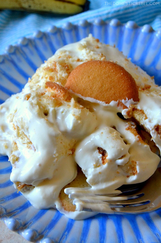 This Famous Banana Pudding is the BEST recipe I've tried! It tastes EXACTLY like the popular Magnolia Bakery's banana pudding in NYC! Creamy, light, fluffy and filled with fresh banana flavor! Plus, it feeds a HUGE crowd! 