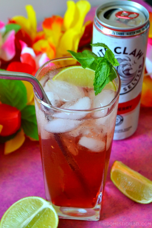 WHITE CLAW RASPBERRY GIN SPARKLERS are super light, fizzy and refreshing cocktails made with raspberry White Claw, gin, raspberry liqueur and lime juice for a super light, sweet and tasty drink! 