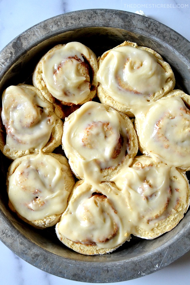 cinnamon rolls frosted in metal pan