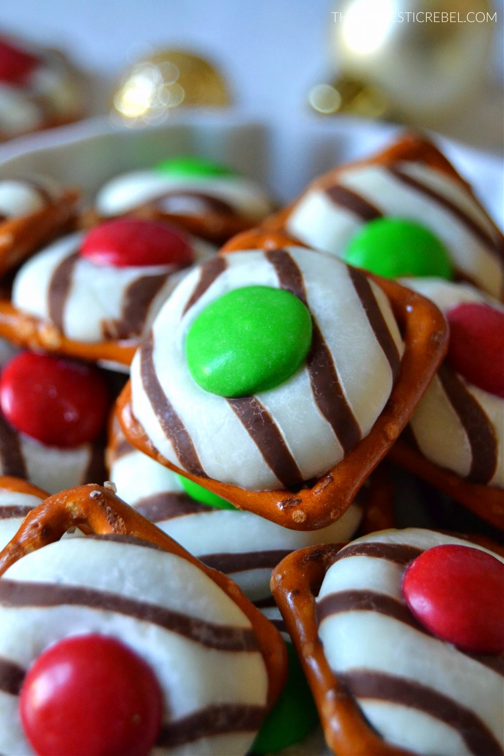 Christmas Pretzel Hugs The Domestic Rebel
